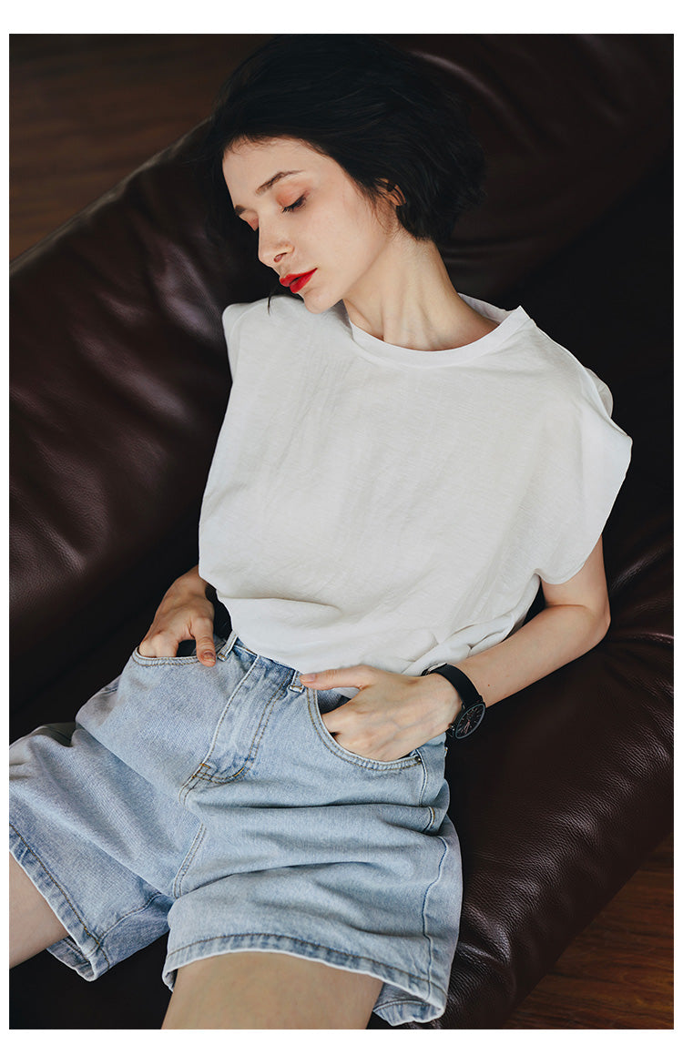 Summer short sleeved women's casual loose and comfortable top, fashionable and versatile, simple and solid color temperament t-shirt