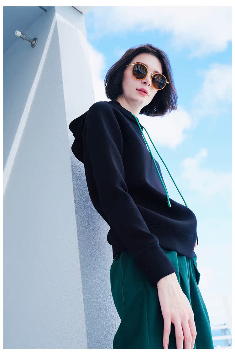Color-Block Drawstring Thickened Sweatshirt Women's Autumn and Winter Short Hooded Sweatshirt Women's fashion Space Cotton Sweatshirt Women