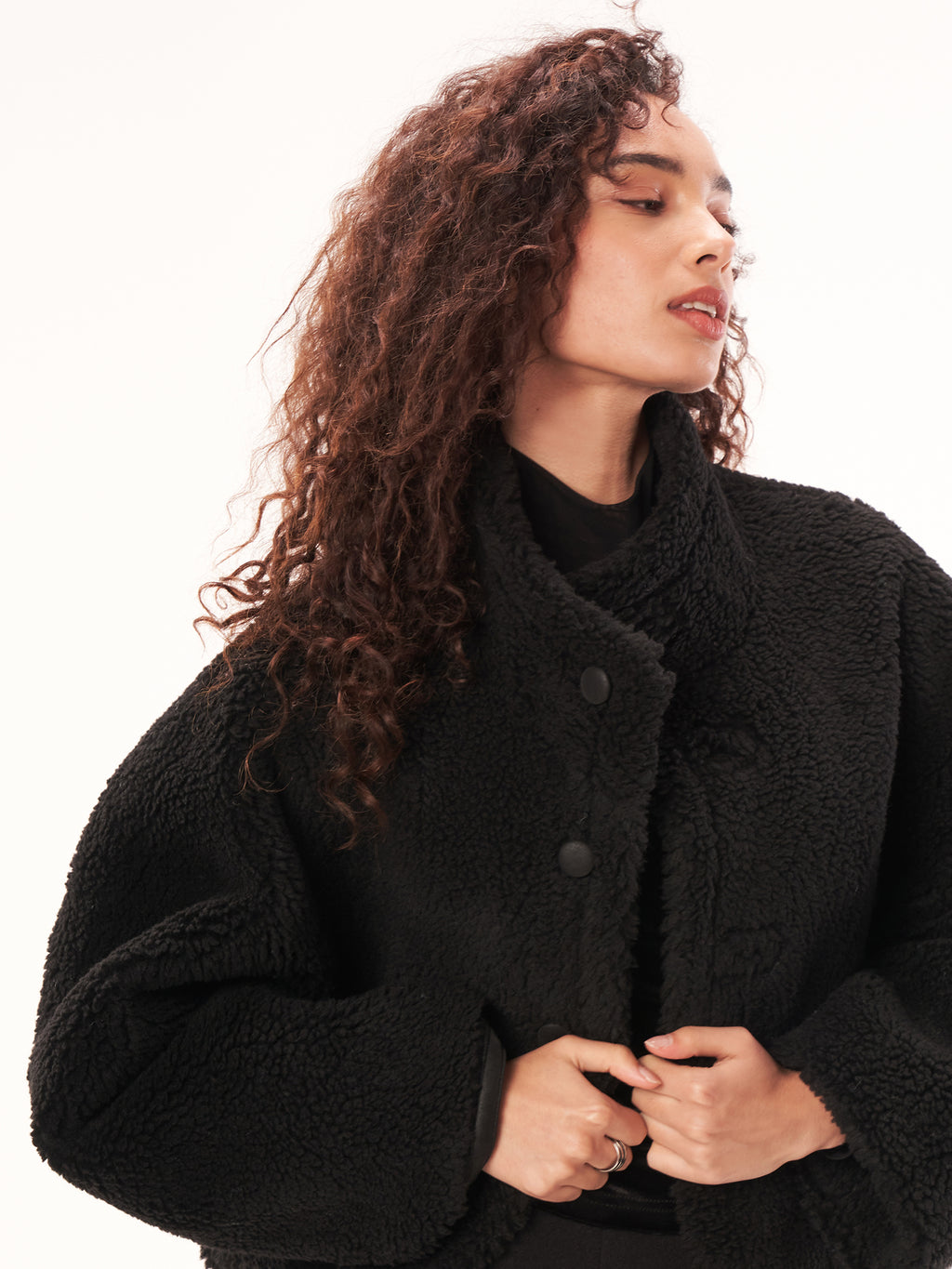 Schwarze Wendejacke aus Kunstleder mit Teddyfleece-Kragen, kurze Winterjacke mit Knopfleiste, Einheitsgröße F