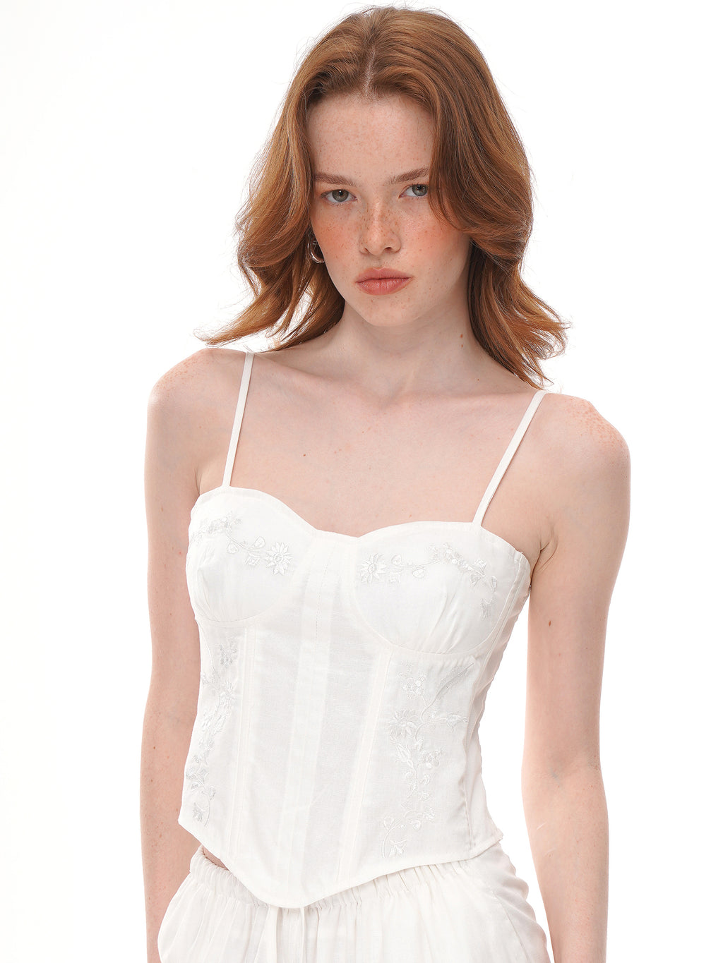 White Floral Embroidery Corset Cami Top, Sweetheart Neck Boned Curved Hem Bustier Crop Top