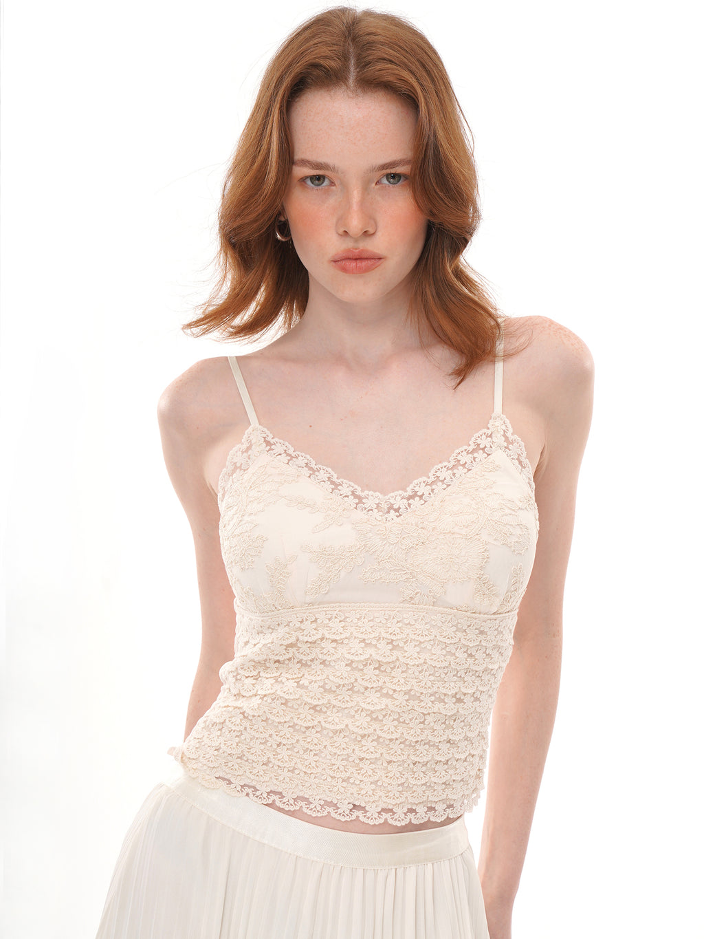 Cream Scalloped V Neck Floral Lace Cami Top, Multi-Layer Ruffled Lace Slim Fit Cropped Tank Top