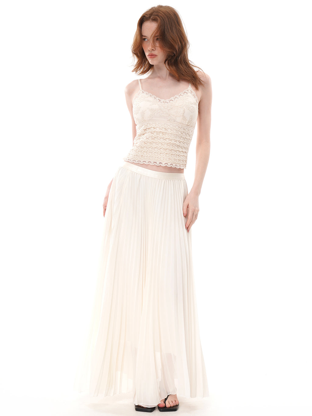 Cream Scalloped V Neck Floral Lace Cami Top, Multi-Layer Ruffled Lace Slim Fit Cropped Tank Top