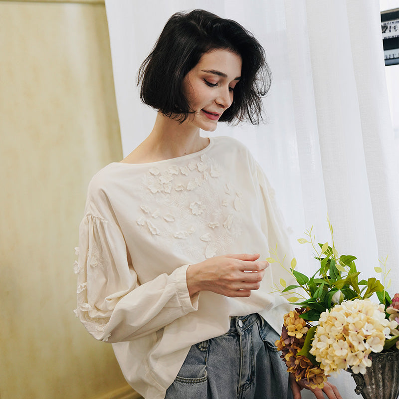 Embroidered irregular shirt for women, loose long sleeved autumn top, fresh white shirt for women, fashionable