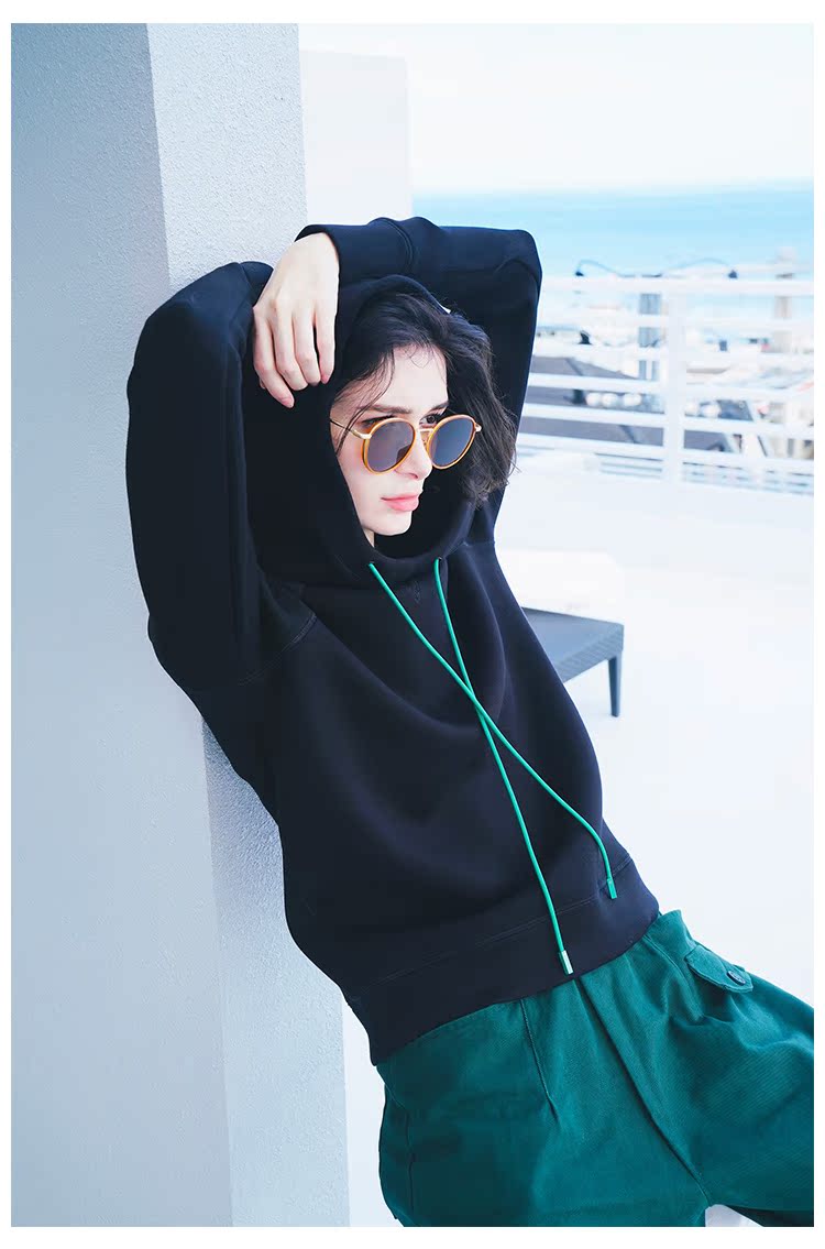 Color-Block Drawstring Thickened Sweatshirt Women's Autumn and Winter Short Hooded Sweatshirt Women's fashion Space Cotton Sweatshirt Women