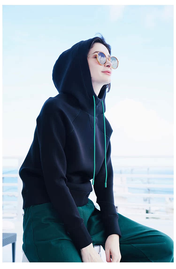 Color-Block Drawstring Thickened Sweatshirt Women's Autumn and Winter Short Hooded Sweatshirt Women's fashion Space Cotton Sweatshirt Women