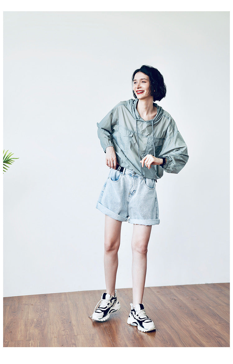 Women's summer lightweight and loose casual sunscreen clothing