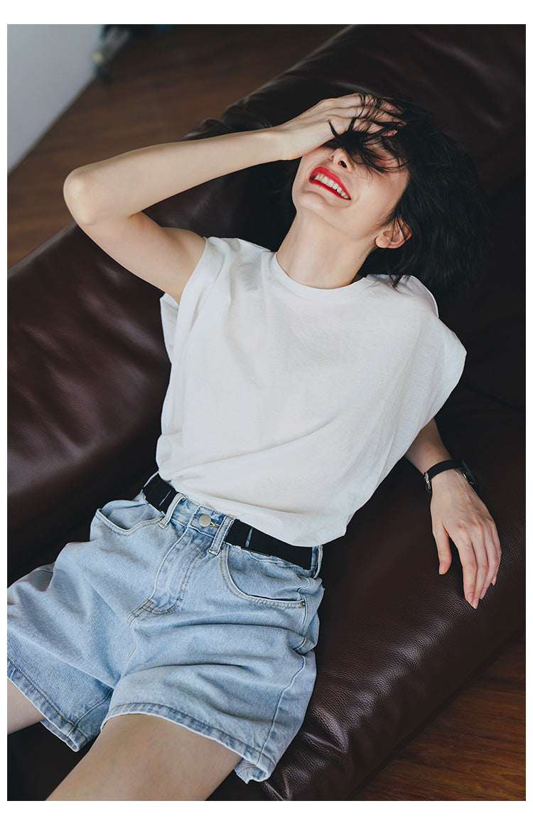 Summer short sleeved women's casual loose and comfortable top, fashionable and versatile, simple and solid color temperament t-shirt