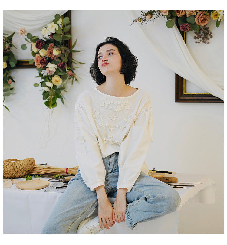 Embroidered irregular shirt for women, loose long sleeved autumn top, fresh white shirt for women, fashionable