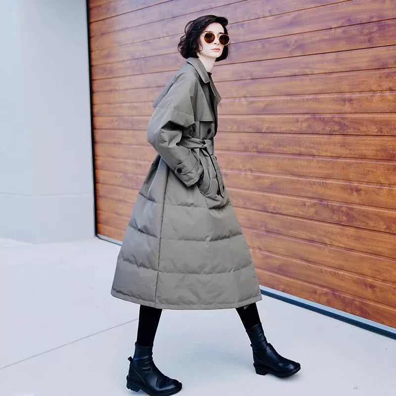 Langer wattierter Mantel im Trenchcoat-Stil für Damen, Reverskragen, Knopfleiste, Taillengürtel, warmer Wintermantel