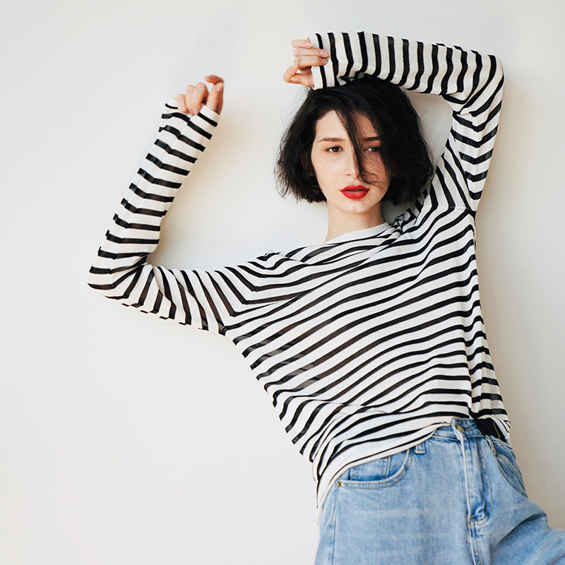 Knitted black and white striped T-shirt for women, casual, loose, fashionable, long sleeved top, trendy