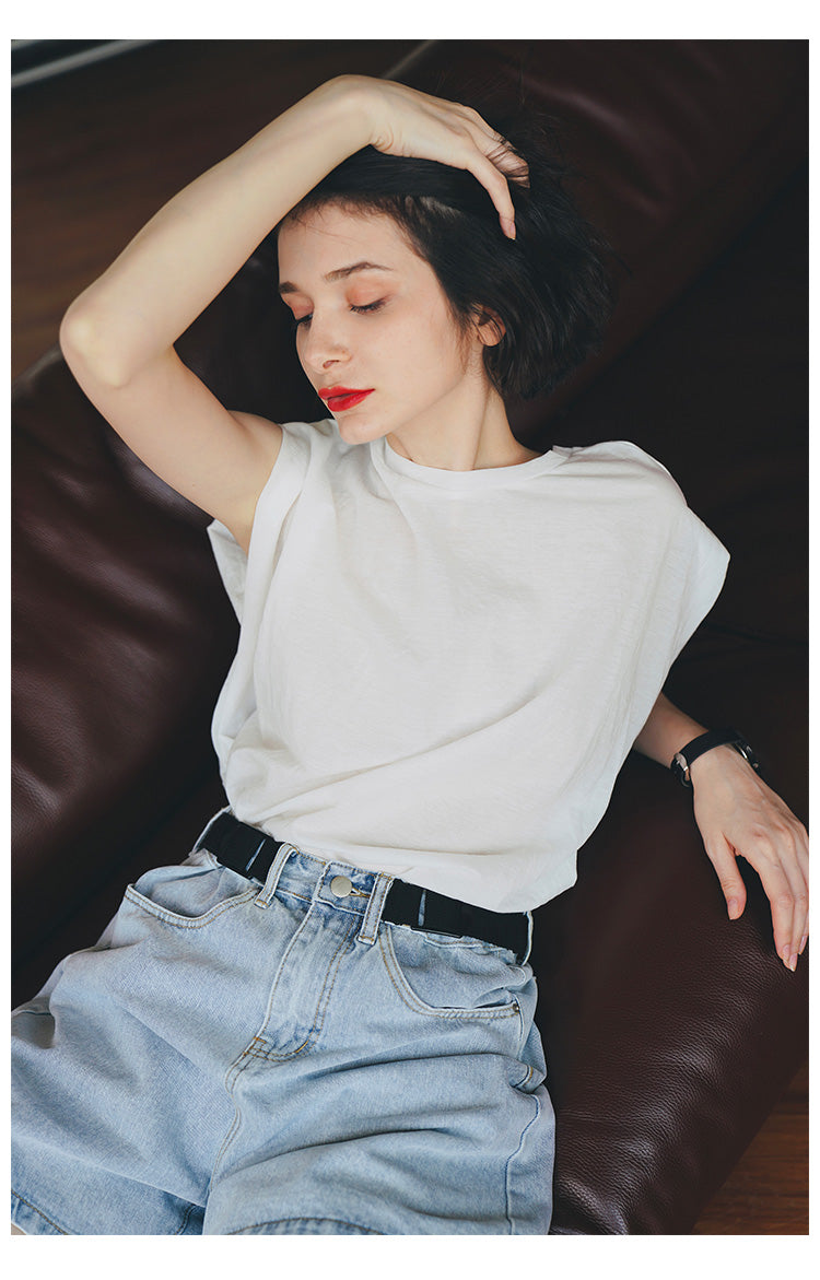 Summer short sleeved women's casual loose and comfortable top, fashionable and versatile, simple and solid color temperament t-shirt